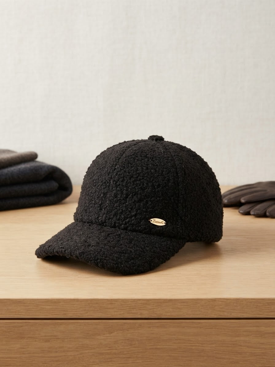 Kuschelige Teddy-Cap in Schwarz
