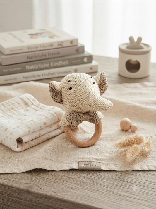 Babyrassel Elefant Wollweiß